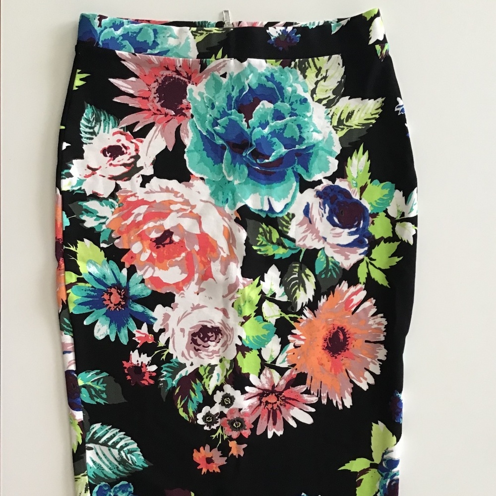 H&M Black Floral Print  Skirt
